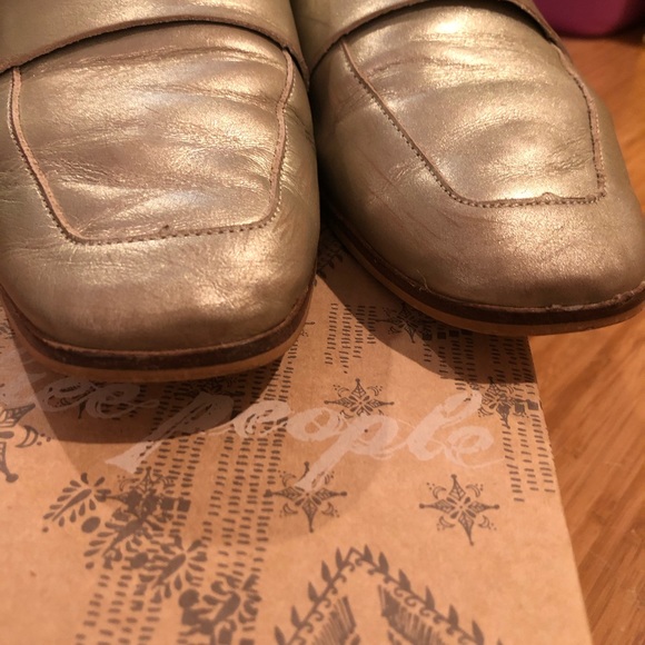 Free People slides . - Picture 6 of 6